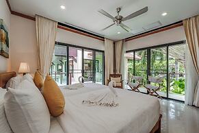 Naiharn 4br Private PoolVilla near Beach