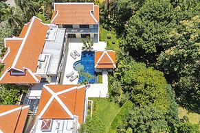 Naiharn 4br Private PoolVilla near Beach