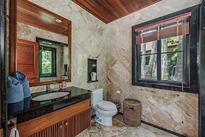 Naiharn 4br Private PoolVilla near Beach