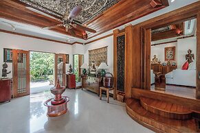 Naiharn 4br Private PoolVilla near Beach