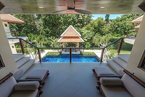 Naiharn 4br Private PoolVilla near Beach