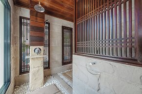 Naiharn 4br Private PoolVilla near Beach