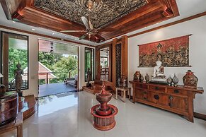 Naiharn 4br Private PoolVilla near Beach