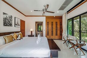 Naiharn 4br Private PoolVilla near Beach