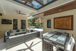 Naiharn 4br Private PoolVilla near Beach