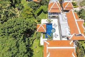 Naiharn 4br Private PoolVilla near Beach