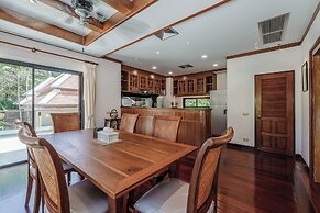 Naiharn 4br Private PoolVilla near Beach