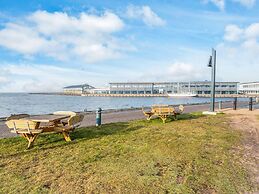 Apartment, 250m From Coast