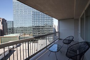 Stylish & Spacious 2BR in Crystal City