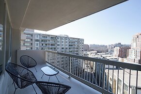 Stylish & Spacious 2BR in Crystal City