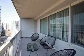 Stylish & Spacious 2BR in Crystal City