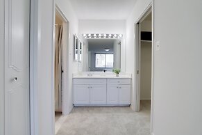 Stylish & Spacious 2BR in Crystal City