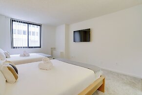 Modern 2BR Apt in Crystal City near D.C.