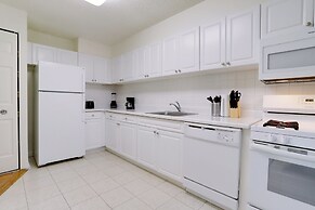 Modern 2BR Apt in Crystal City near D.C.