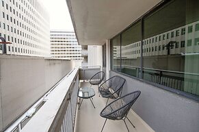 Modern 2BR Apt in Crystal City near D.C.