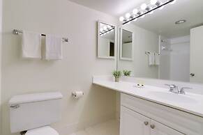 Modern 2BR Apt in Crystal City near D.C.