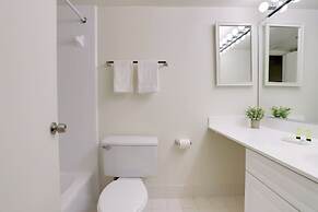 Modern 2BR Apt in Crystal City near D.C.