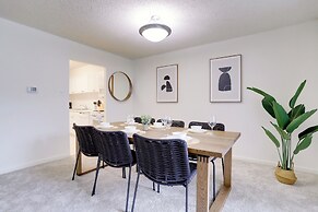 Modern 2BR Apt in Crystal City near D.C.