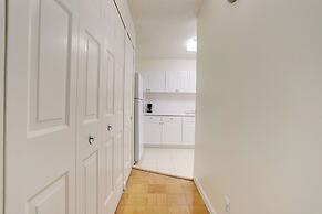 Modern 2BR Apt in Crystal City near D.C.