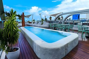 Setai Yacht