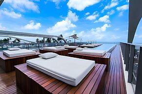 Setai Yacht