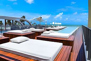Setai Yacht