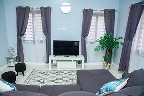 Montana Villa-ochorios-sleeps6-aircon-pool-tv-wifi