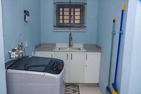 Montana Villa-ochorios-sleeps6-aircon-pool-tv-wifi