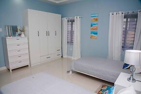 Montana Villa-ochorios-sleeps6-aircon-pool-tv-wifi