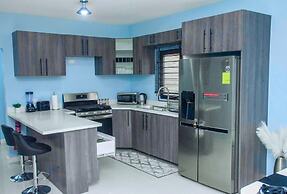 Montana Villa-ochorios-sleeps6-aircon-pool-tv-wifi