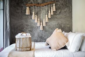 Meteora Stay & Co-Working Space