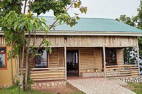 ngirisi hill silverback  lodge-bwindi