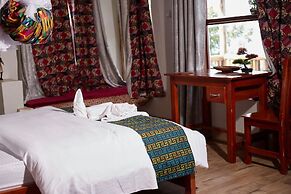 ngirisi hill silverback  lodge-bwindi