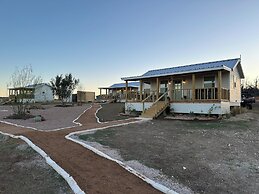 Laurel Court Cottages