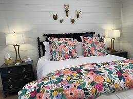 Laurel Court Cottages