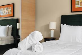 Spacious 5 BR Retreat in North Austin