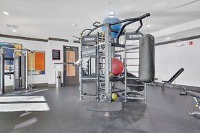 Ebony Ivory Midtown King Bed