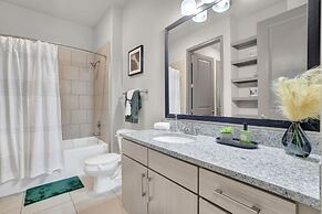 Ebony Ivory Midtown King Bed