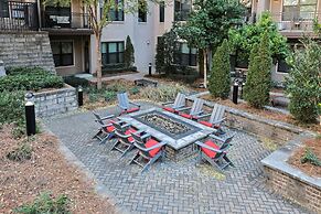 Ebony Ivory Midtown King Bed