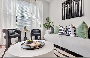 Ebony Ivory Midtown King Bed