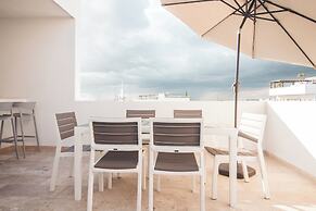 B10 Distinctive Hotel