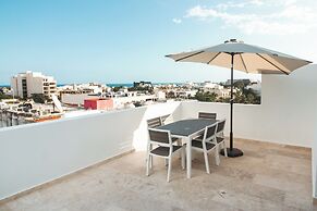 B10 Distinctive Hotel