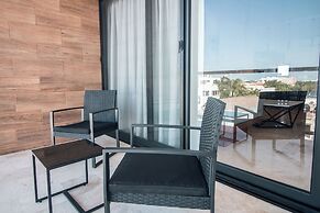 B10 Distinctive Hotel