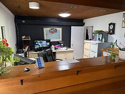 Golden Hills Motel