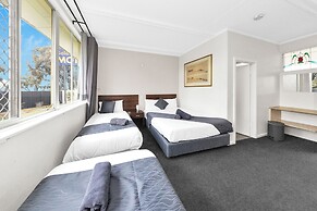 Golden Hills Motel
