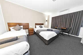 Golden Hills Motel