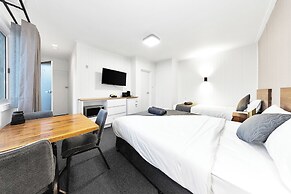 Golden Hills Motel