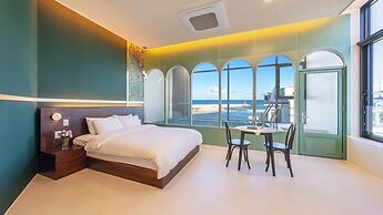 Gangneung Leventia Pool Villa
