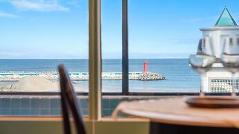 Gangneung Leventia Pool Villa