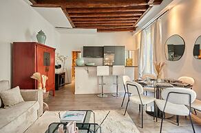 Superb Parisian Apartment Center of Paris
